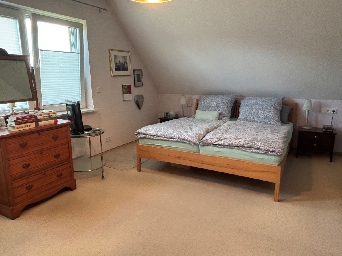 gr. Schlafzimmer