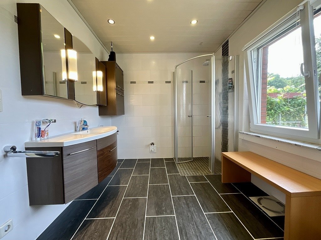 Badezimmer im Erdgeschoss