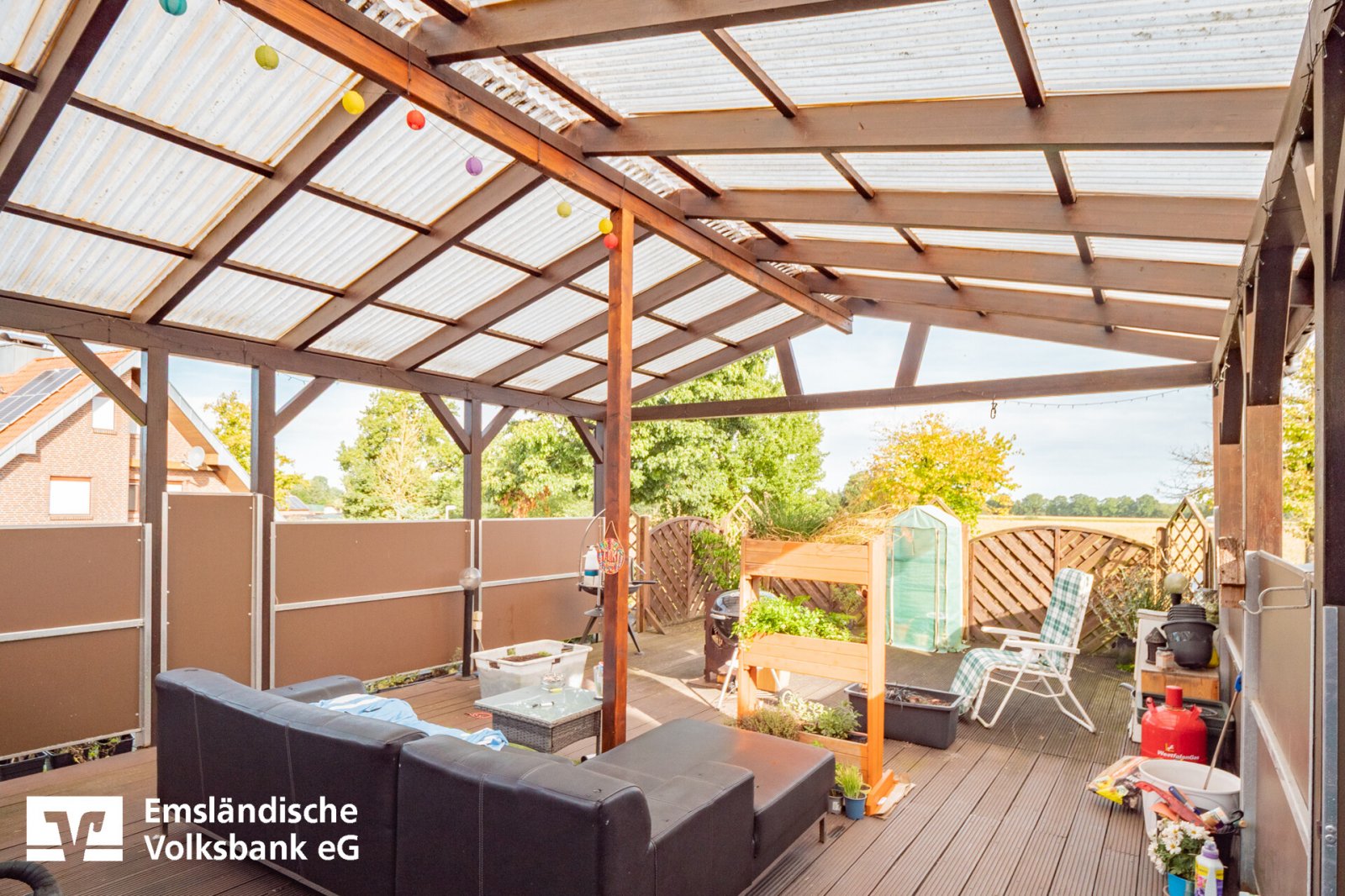 Überdachte Dachterrasse