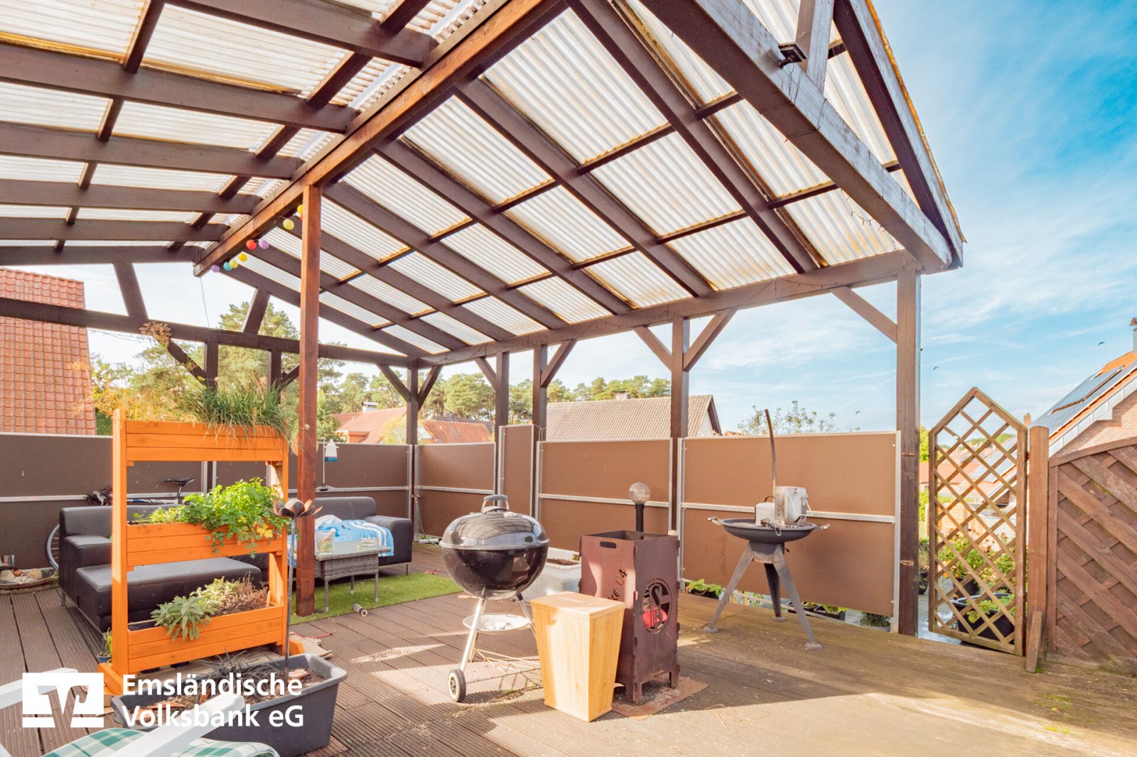 Überdachte Dachterrasse