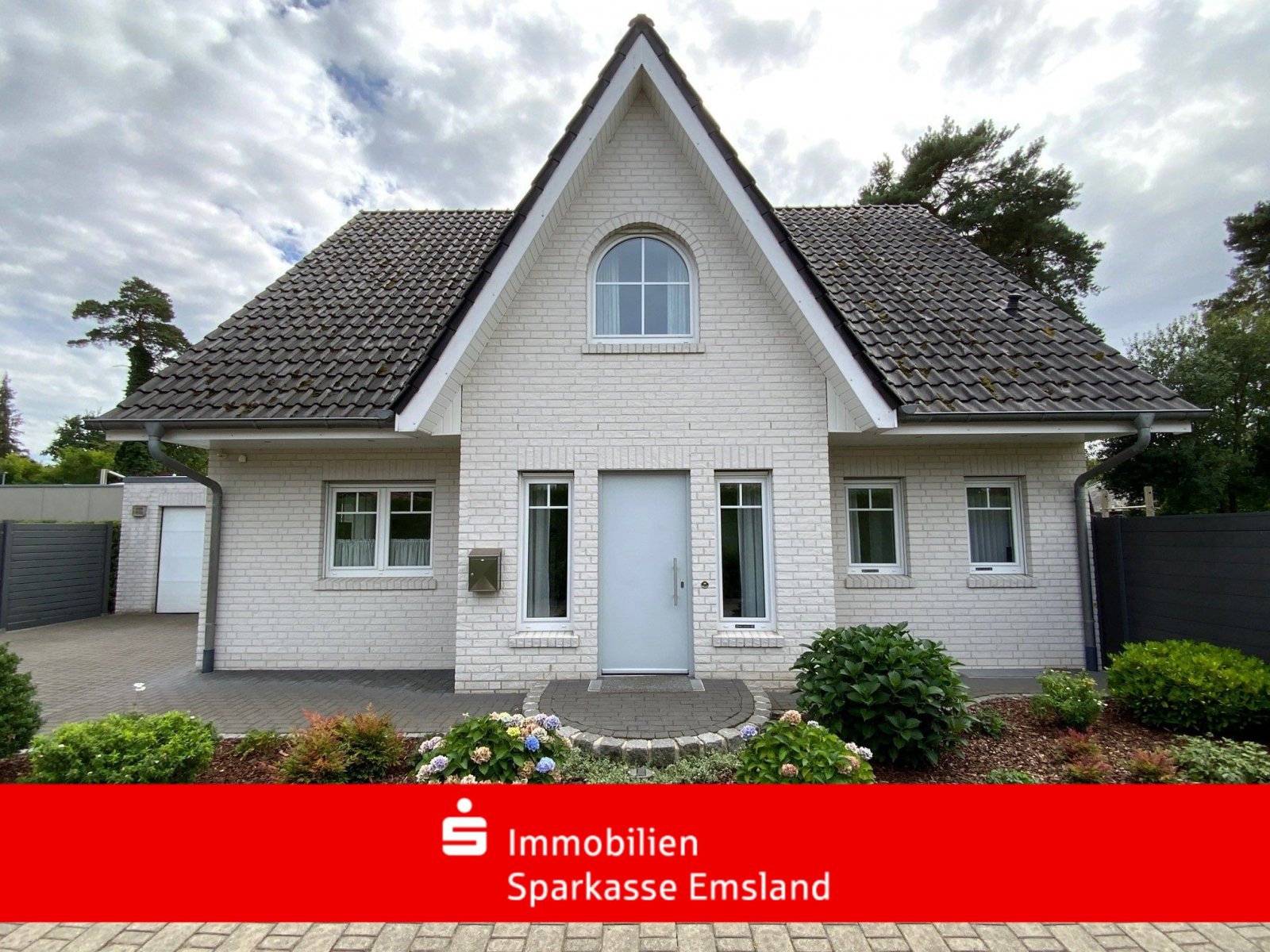Ansicht von Norden - Straßenansicht
