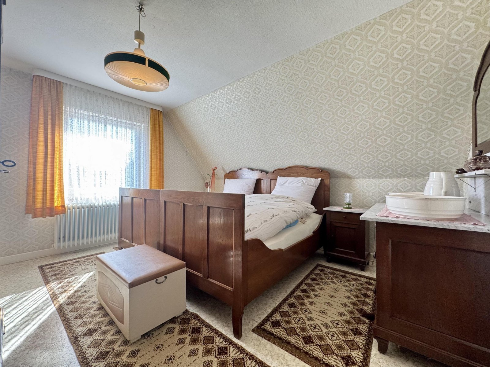 Schlafzimmer 1
