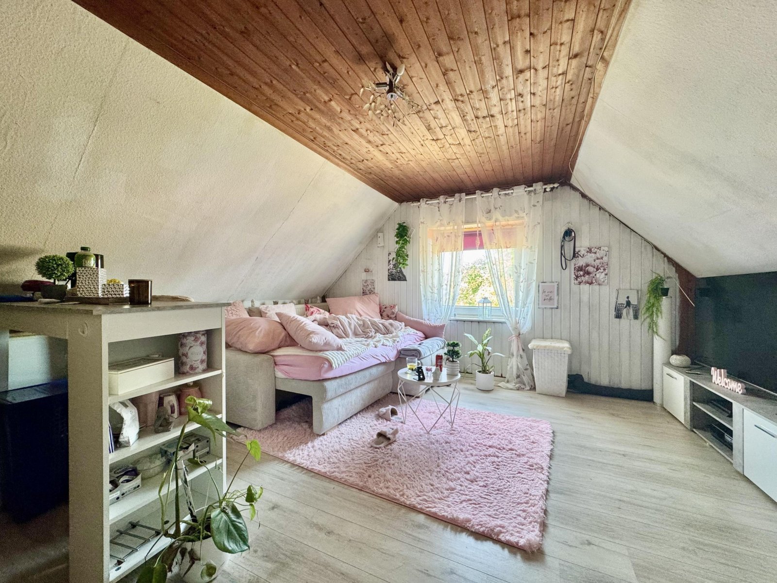 Schlafzimmer DG links