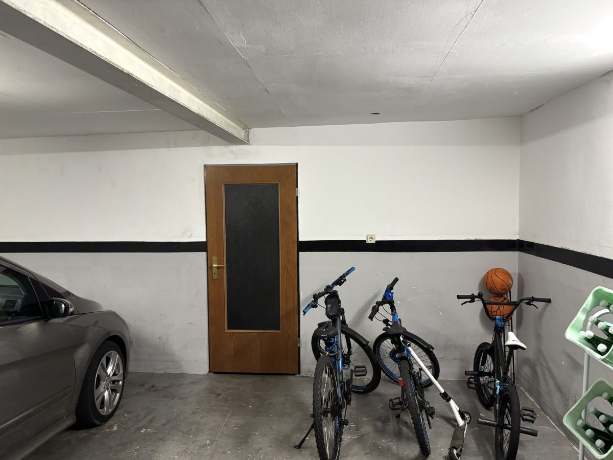 geräumige Garage