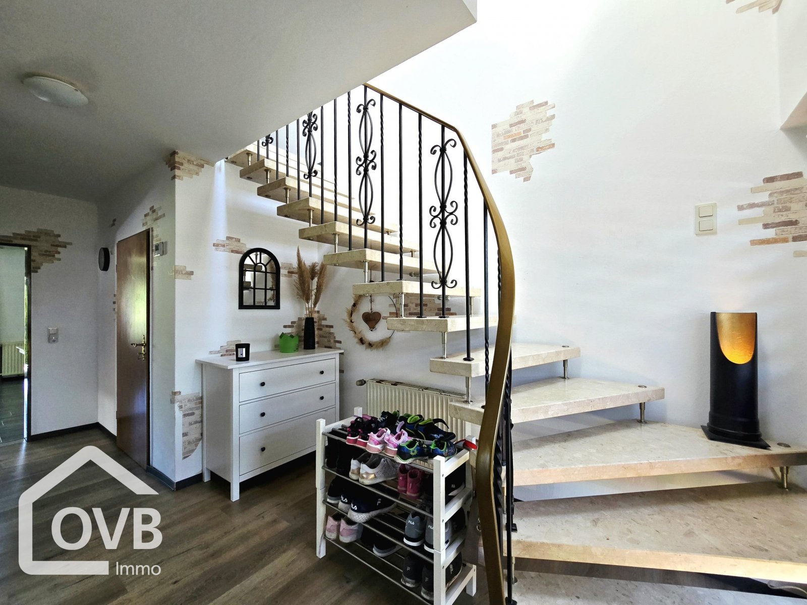 Eingangsbereich WHG links Eingangsbereich WHG links