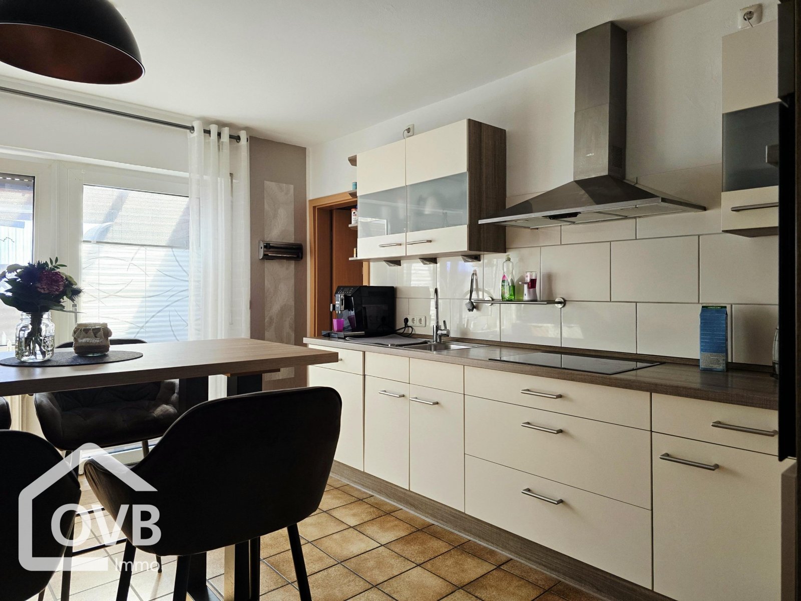 Küche WHG rechts (EBK gehört den Mietern) Küche WHG rechts (EBK gehört den Mietern)