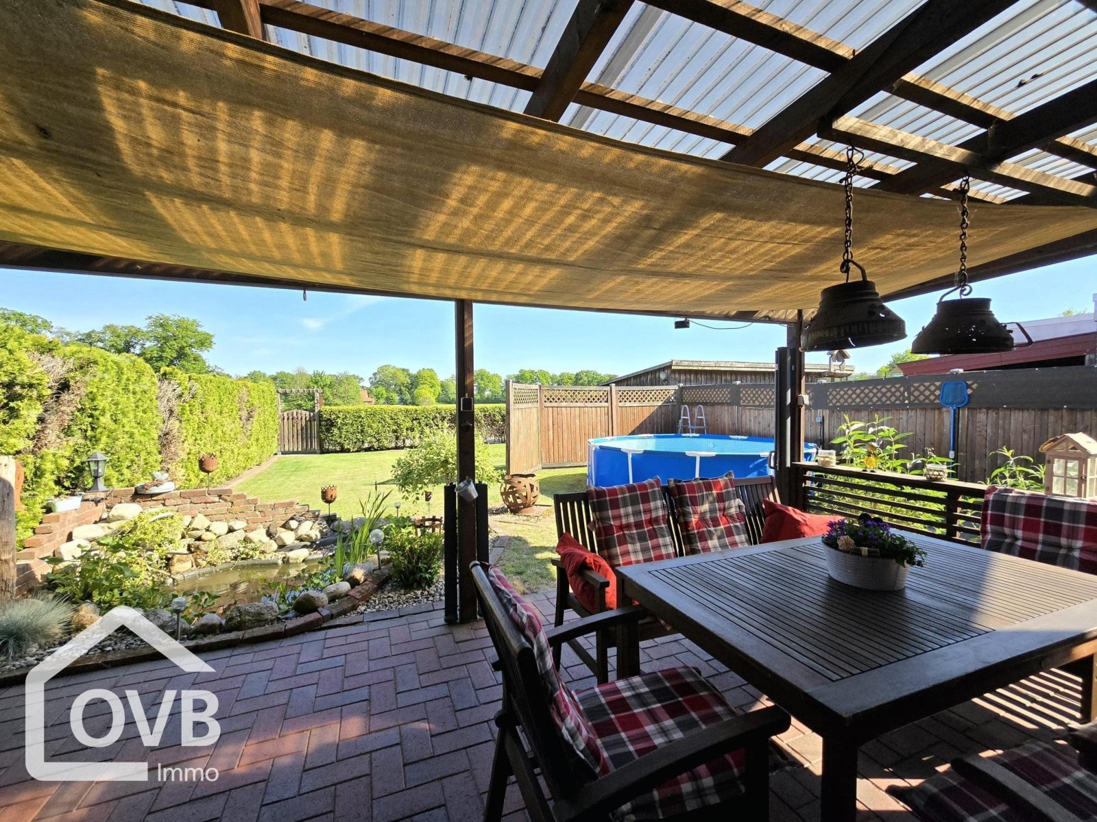 Terrasse/ Garten WHG rechts Terrasse/ Garten WHG rechts