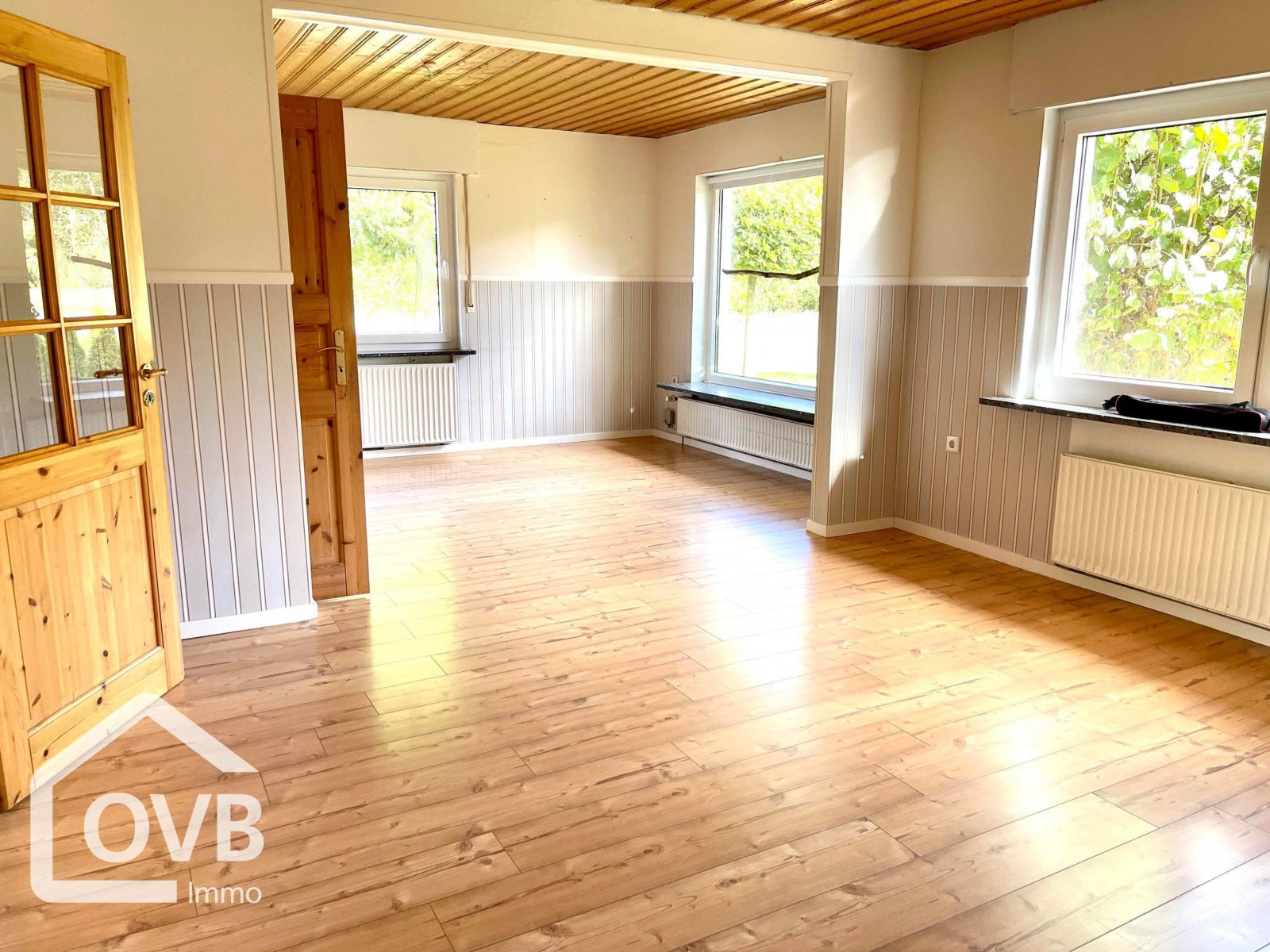 Wohn- / Esszimmer Wohn- / Esszimmer