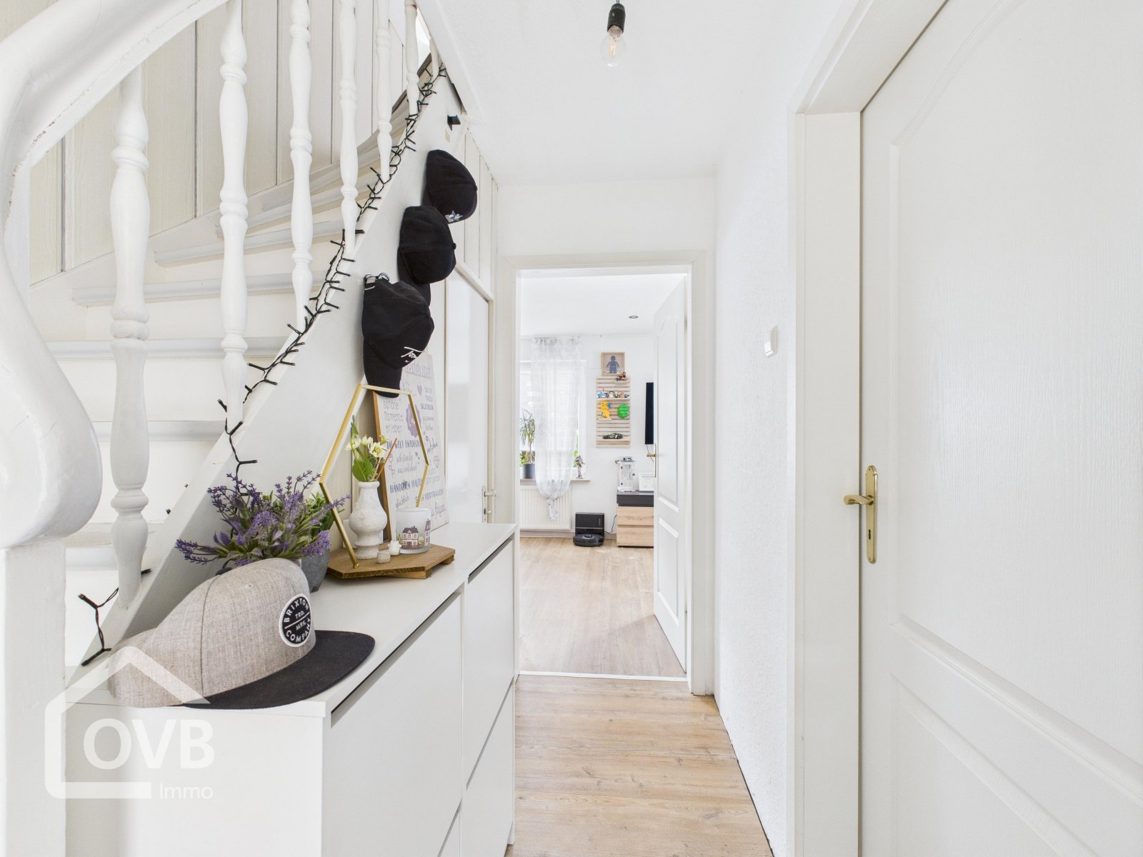 Eingangsbereich / Flur EG Eingangsbereich / Flur EG