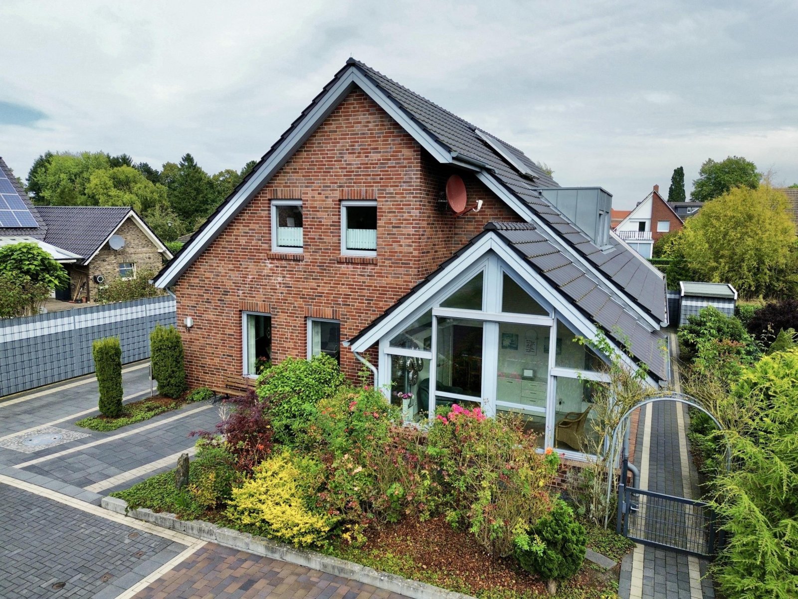 Vorderansicht, seitlich Vorderansicht, seitlich