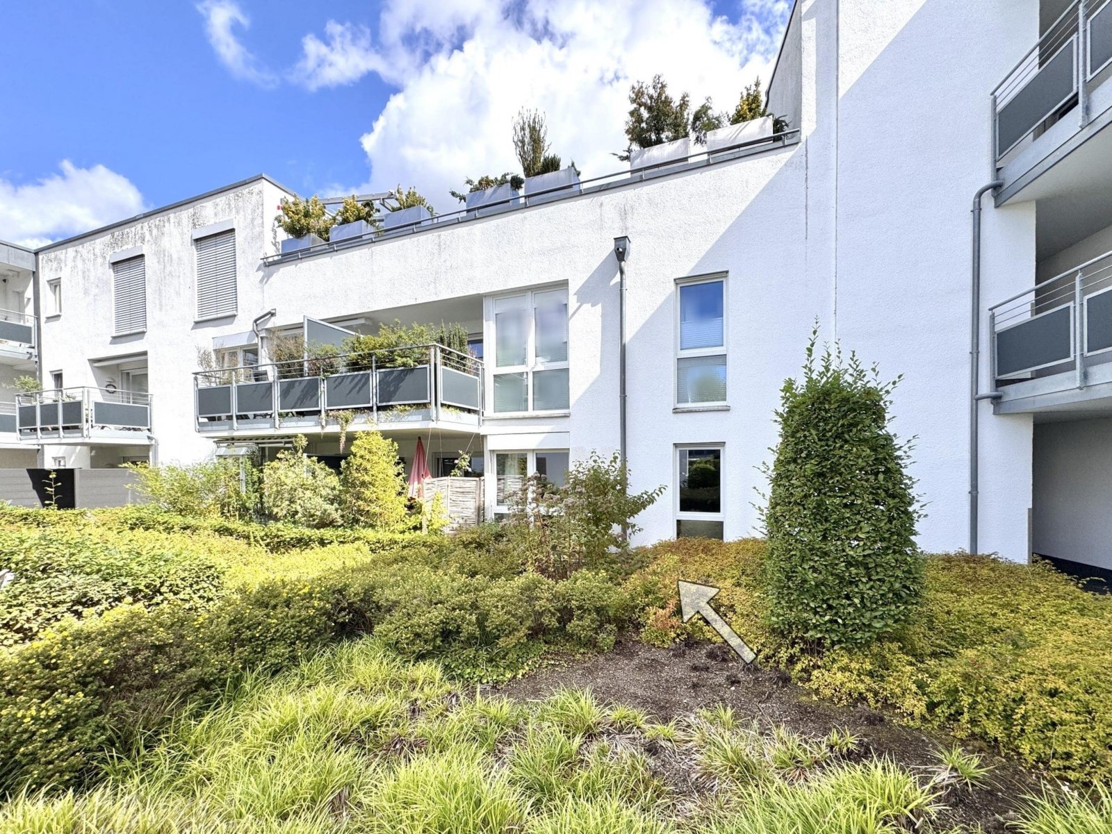 Innenhofansicht / Terrasse Innenhofansicht / Terrasse