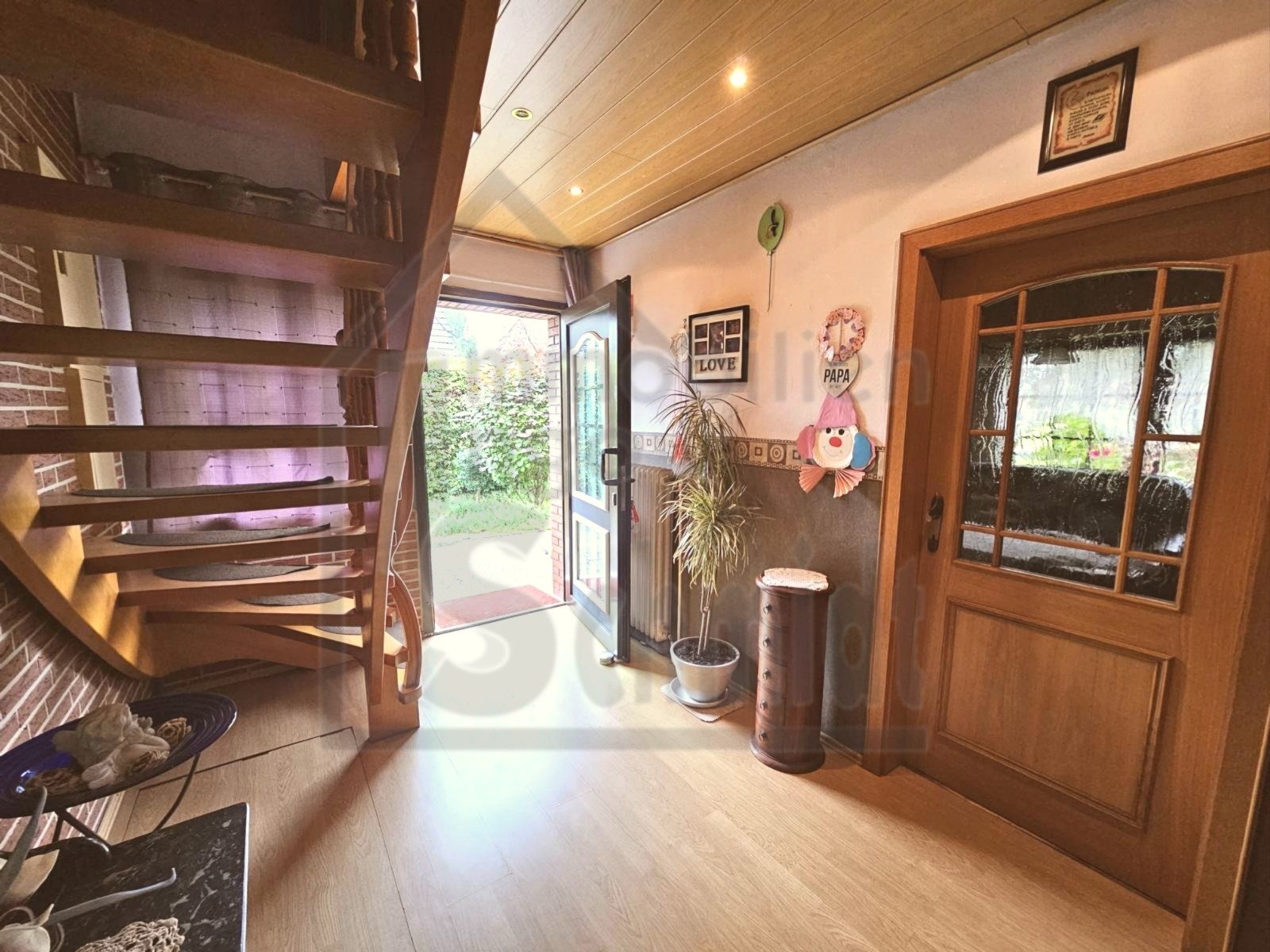 Flur vorne Flur vorne