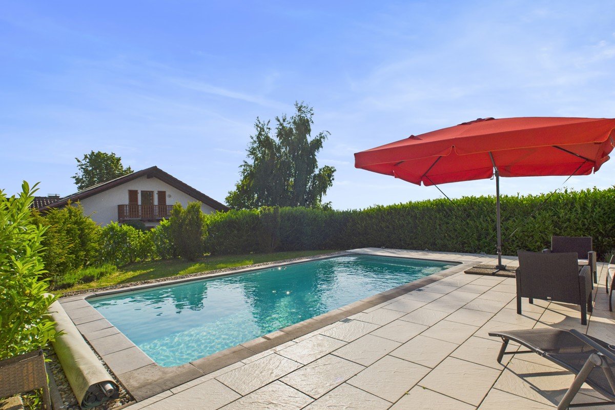 CAM03586G0-PR0052-STILL001 CAM03586G0-PR0052-STILL001