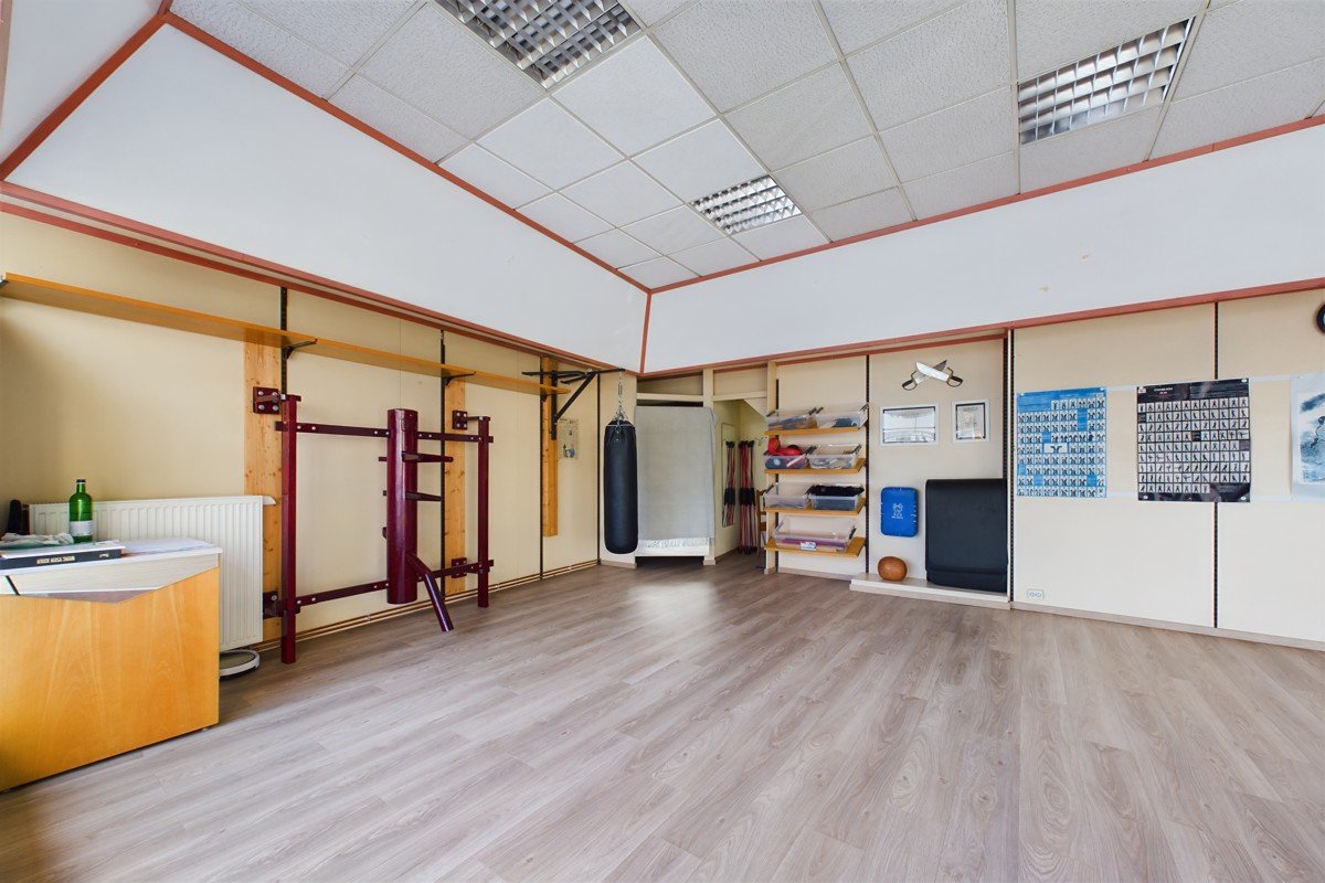 CAM03586G0-PR0042-STILL013