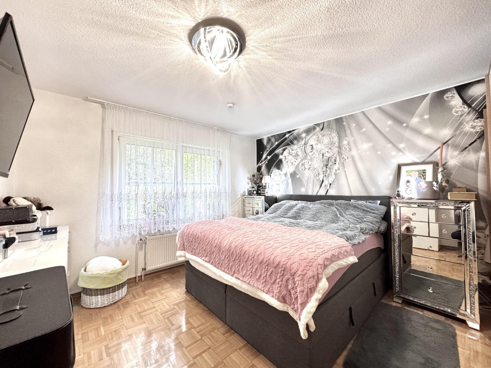 Elternschlafzimmer (EG) Elternschlafzimmer (EG)