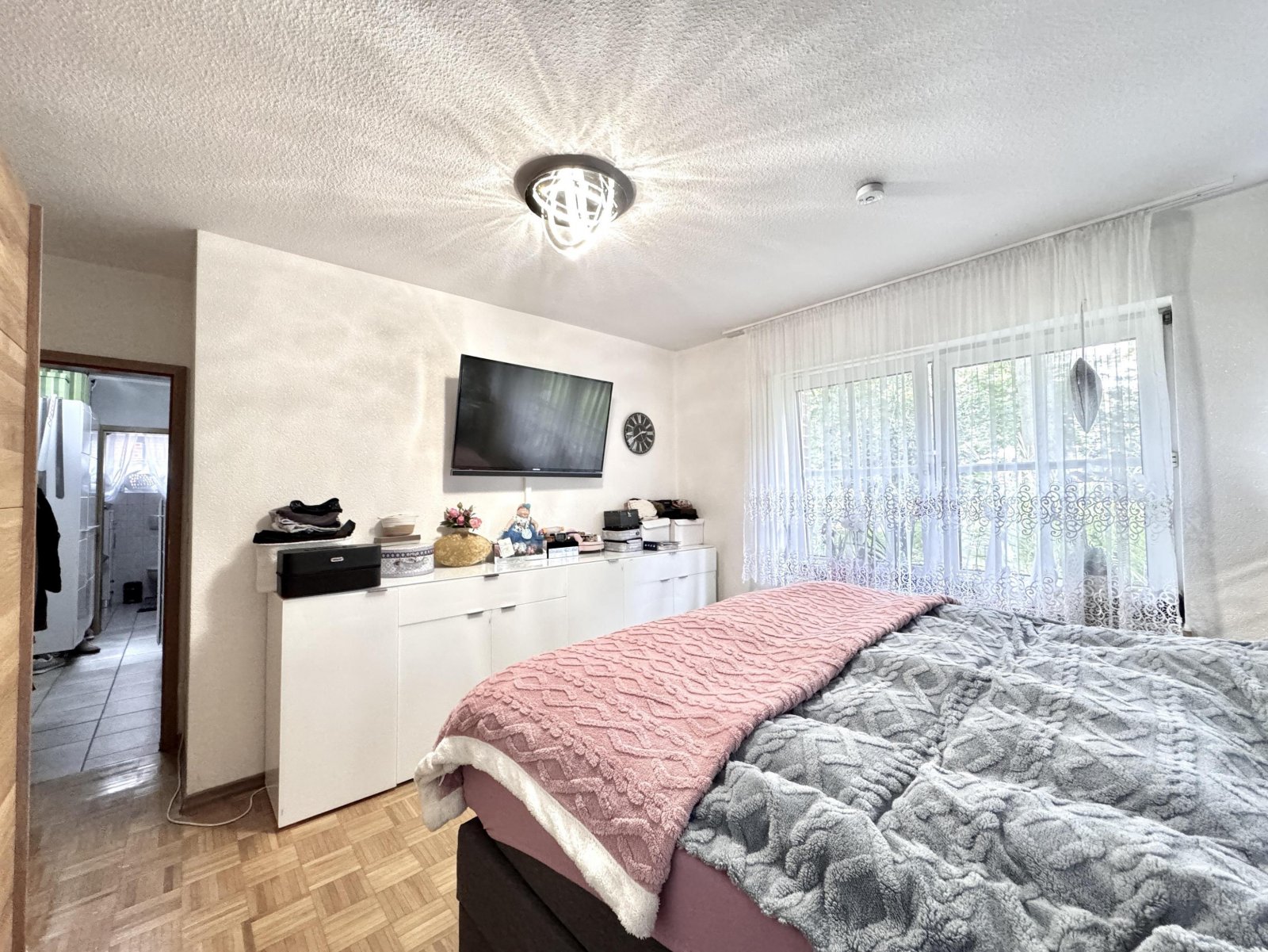 Elternschlafzimmer (EG) Elternschlafzimmer (EG)