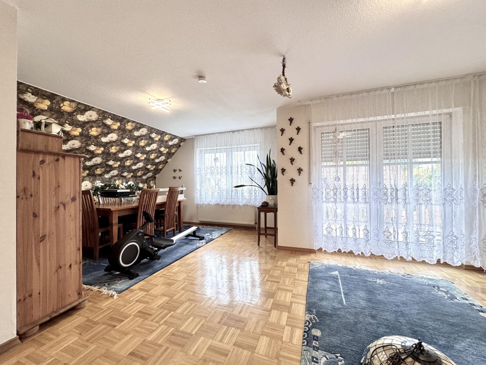 Wohnzimmer (OG) Wohnzimmer (OG)