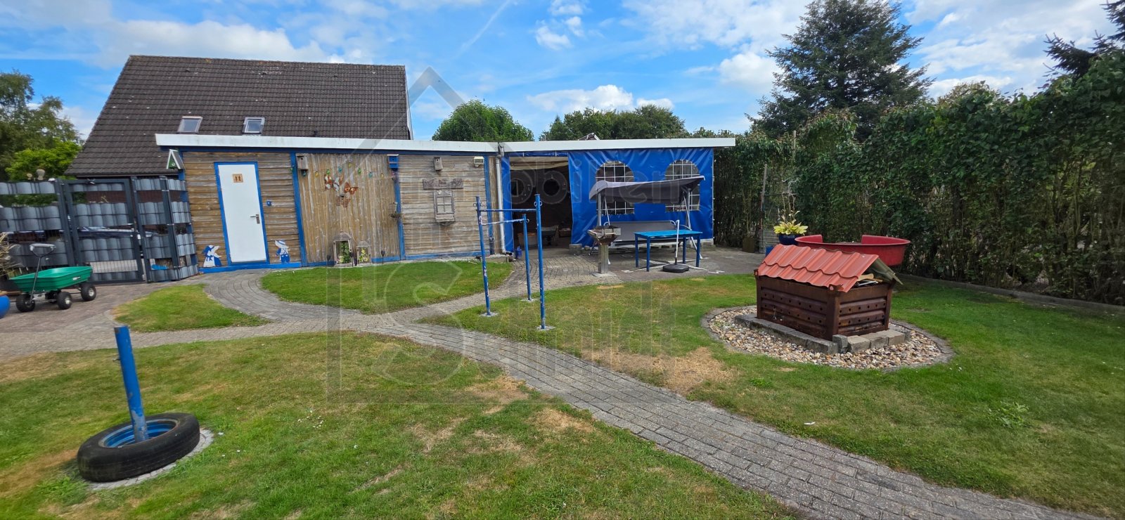 Nebengebäude Nebengebäude