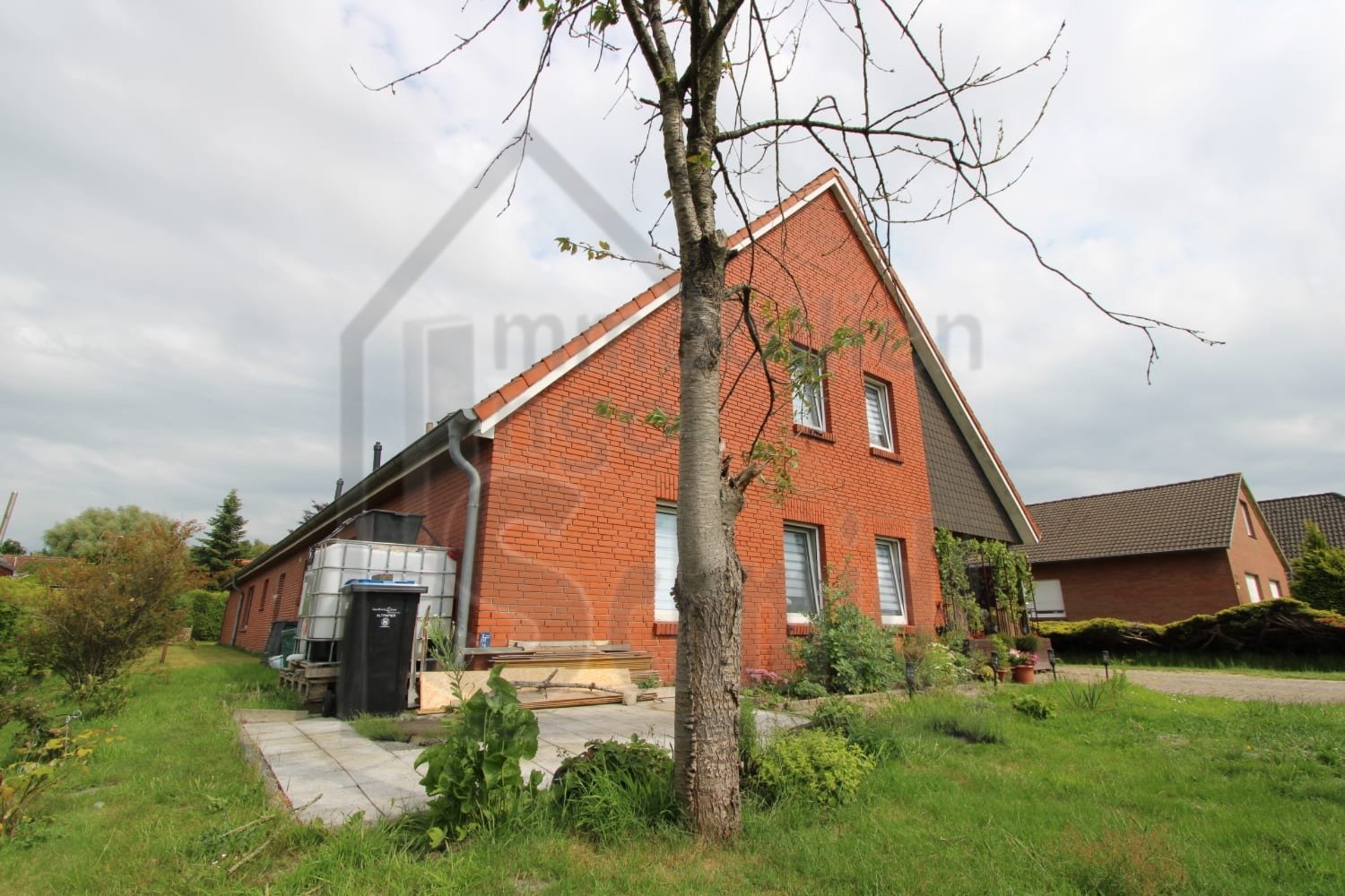 Garten vorne Garten vorne