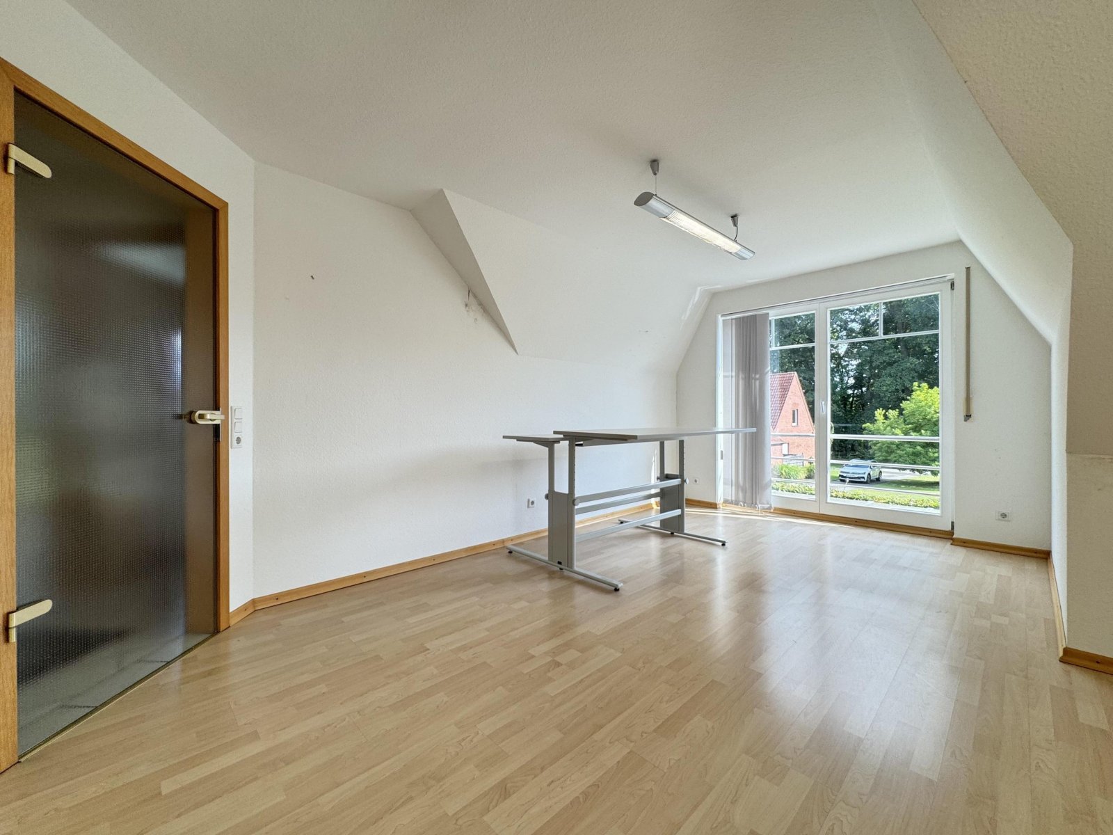 Schlaf-/Wohnzimmer Dachgeschoss Schlaf-/Wohnzimmer Dachgeschoss