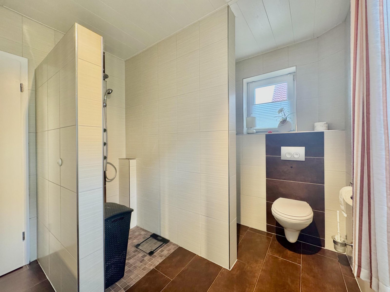 Badezimmer EG Badezimmer EG