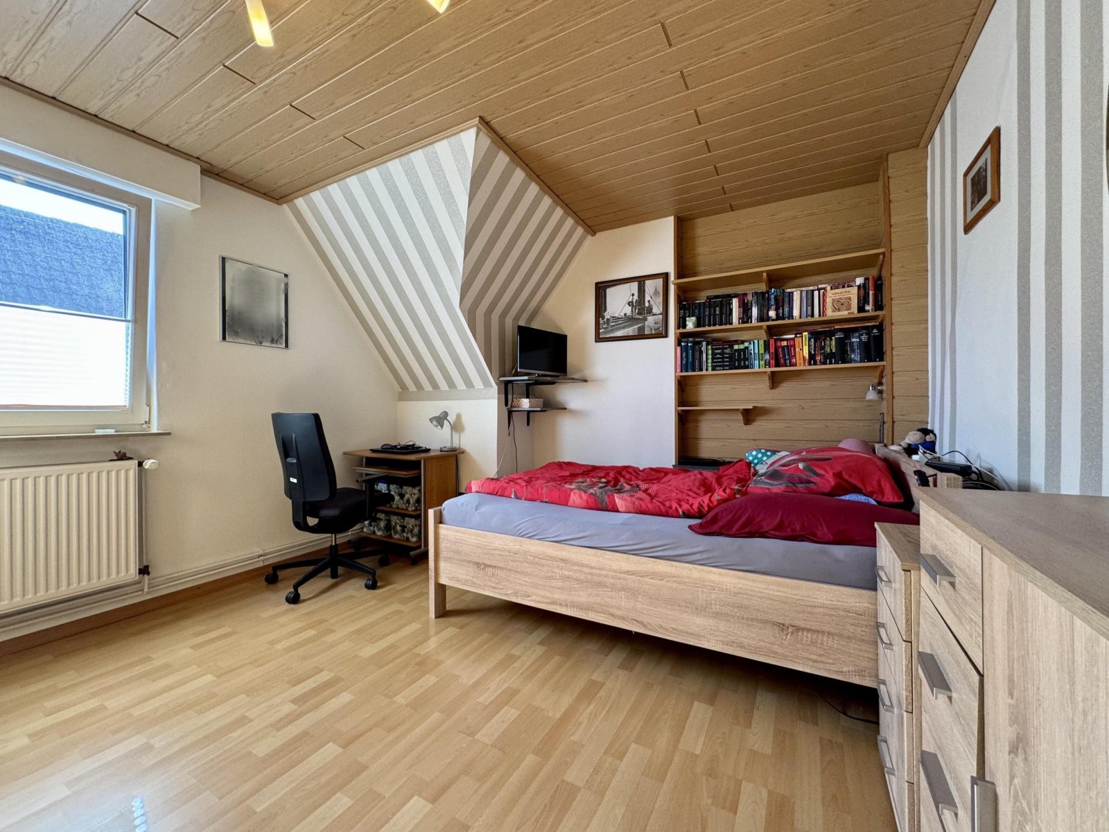 Schlafzimmer 2 Dachgeschoss Schlafzimmer 2 Dachgeschoss