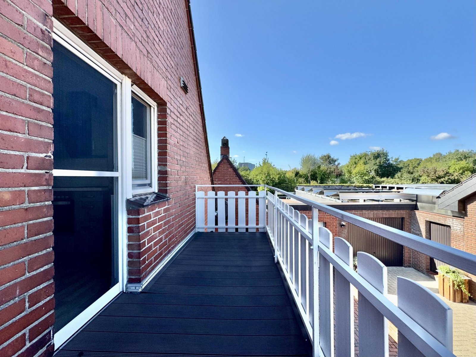 Balkon (an der Küche) Balkon (an der Küche)