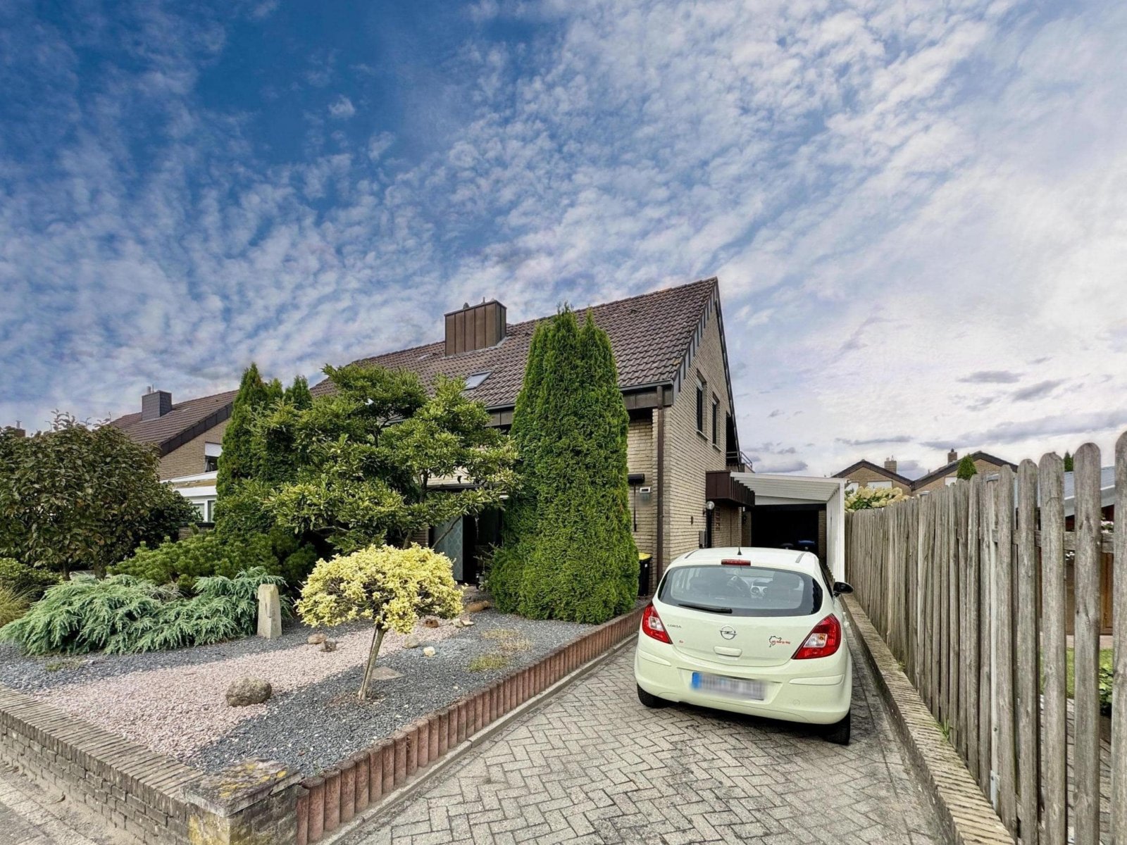 Nordhorn: Charmante Doppelhaushälfte in Nordhorn - modernisiert und gut vermietet 