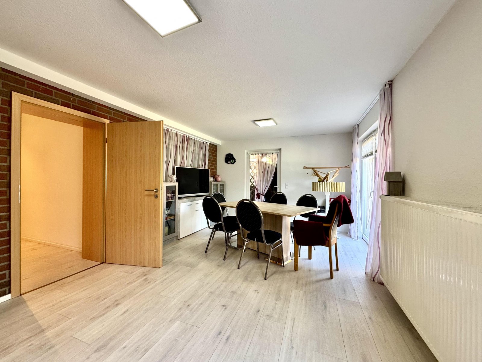 Wohn-/Esszimmer Wohn-/Esszimmer