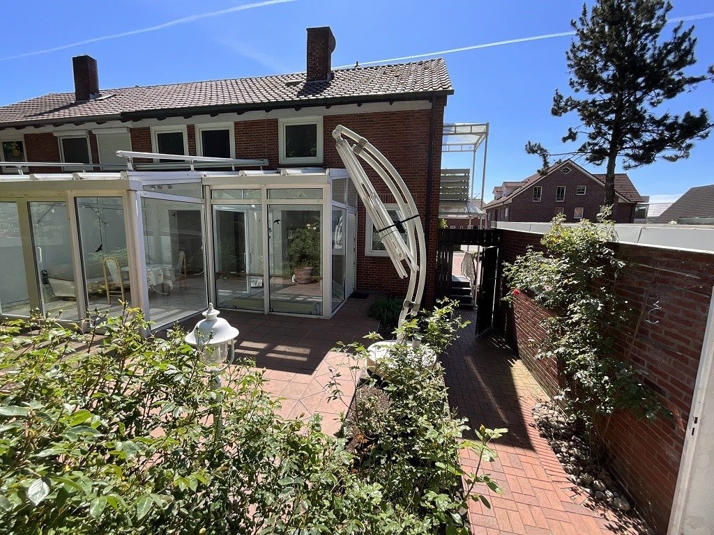 Rückseite mit Wintergarten