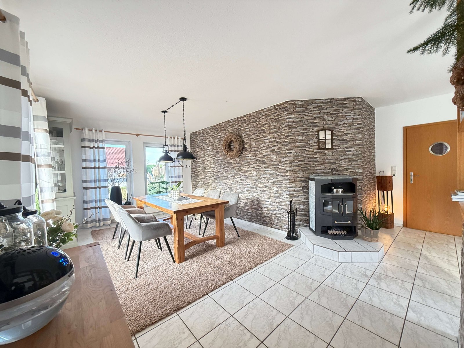Esszimmer mit Kamin