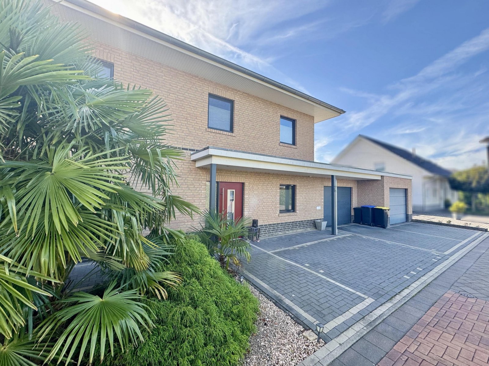 Vorderansicht seitlich Vorderansicht seitlich