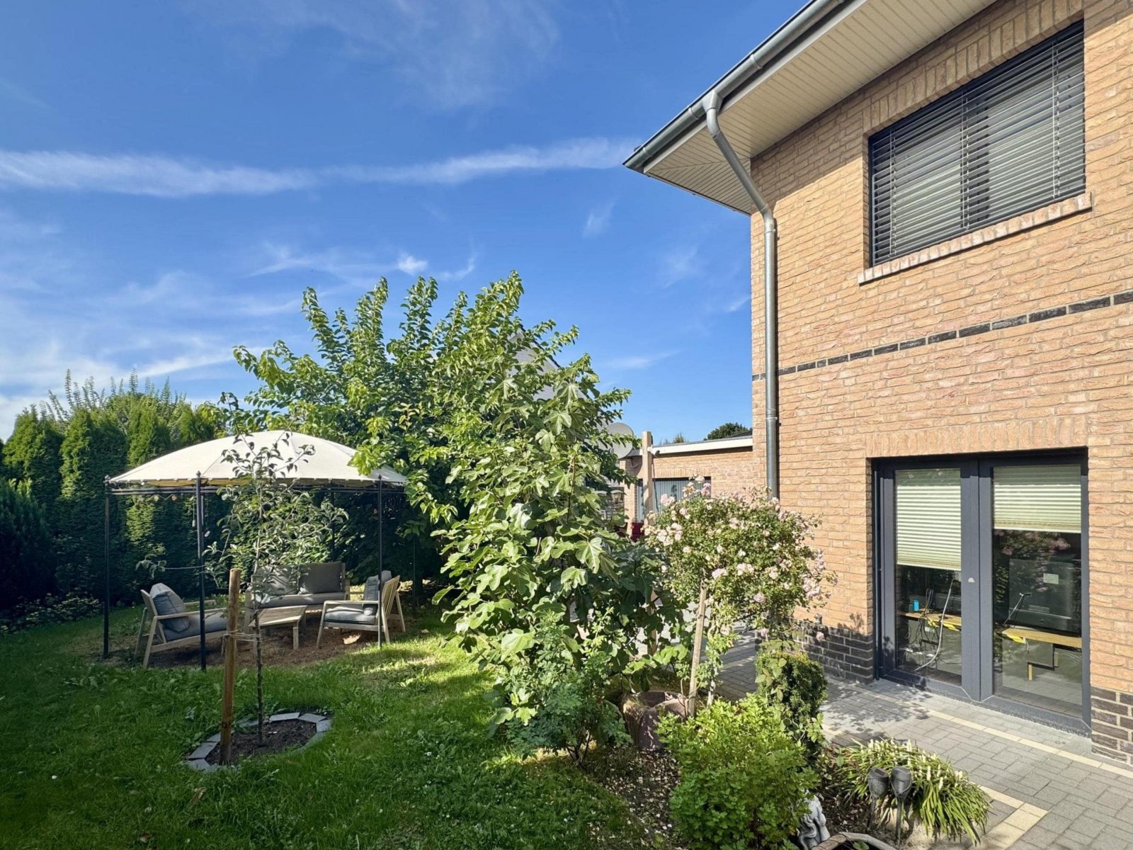 Garten, seitlich Garten, seitlich