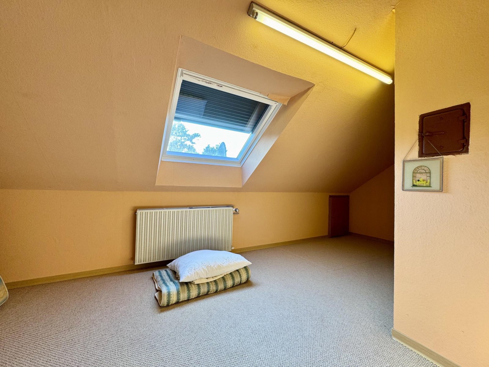 Zimmer im Dachboden Zimmer im Dachboden