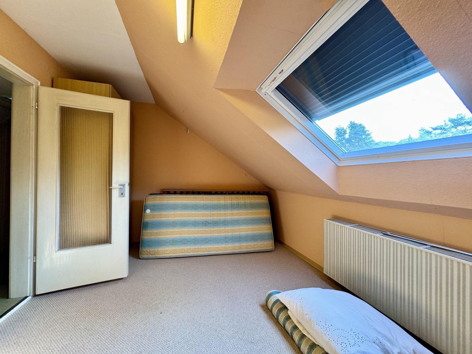 Zimmer im Dachboden Zimmer im Dachboden