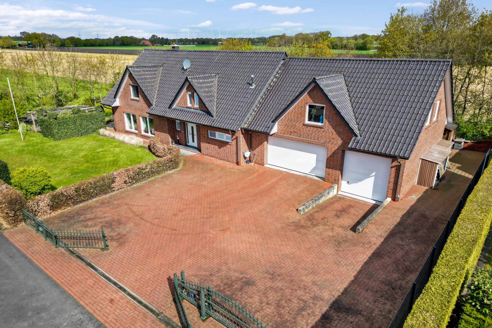 Hofauffahrt Hofauffahrt