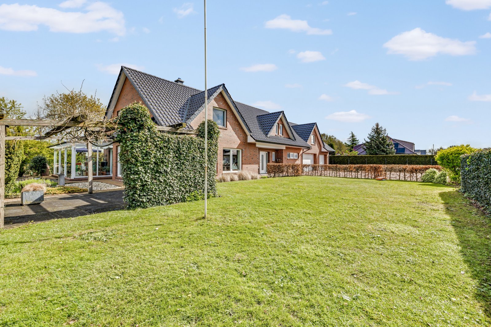 Großes Grundstück Großes Grundstück