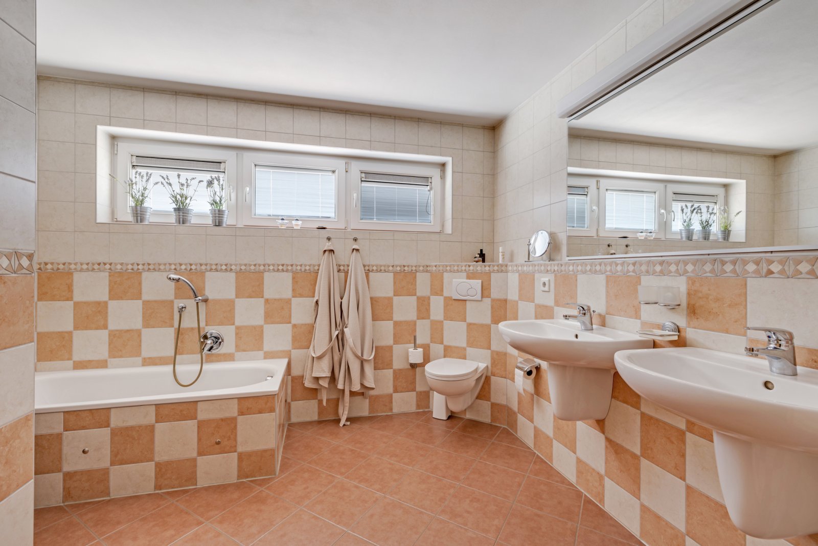 Badezimmer EG Badezimmer EG