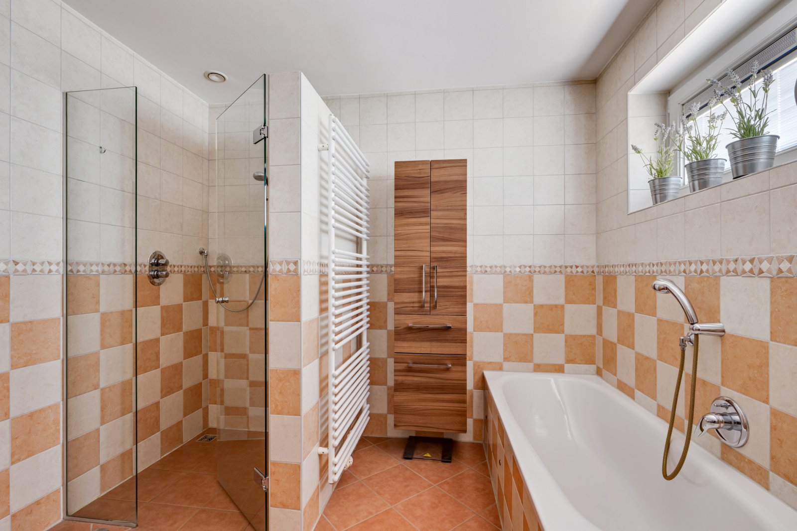 Badezimmer EG Badezimmer EG