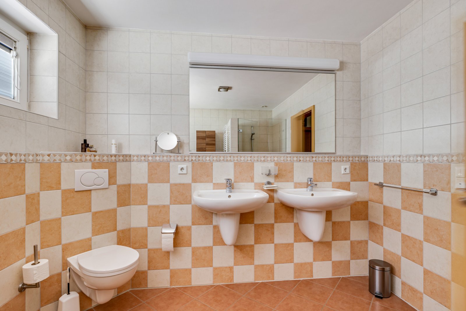 Badezimmer EG Badezimmer EG