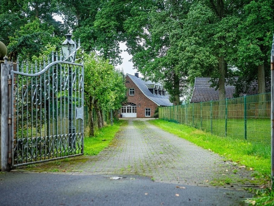 Hofauffahrt Hofauffahrt