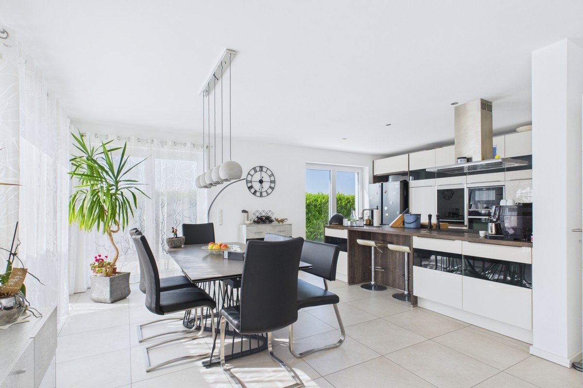 CAM03586G0-PR0051-STILL001