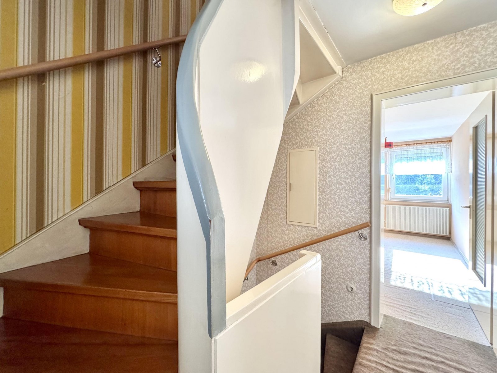 Treppe ins DG Treppe ins DG