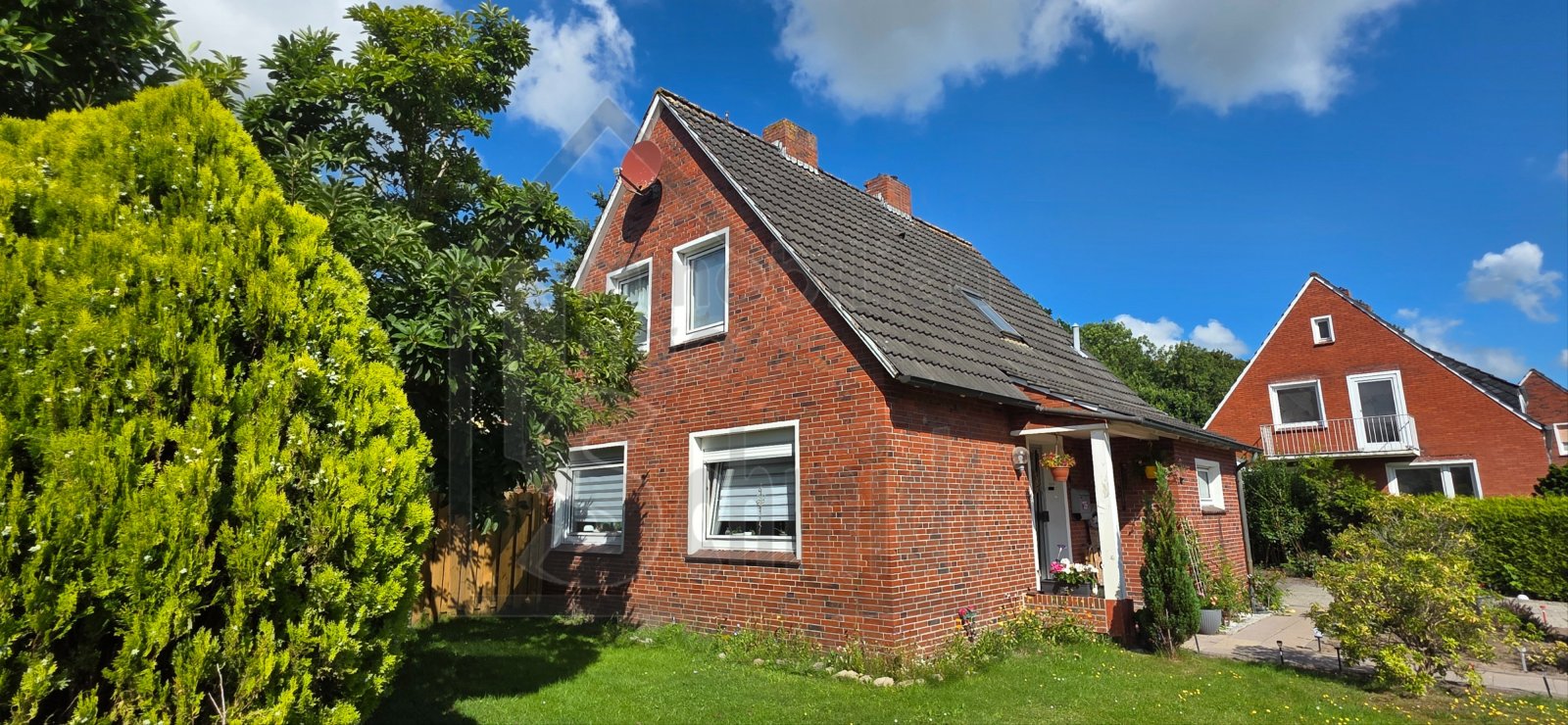 Weener: „Wo Ruhe auf Geborgenheit trifft – EFH - rückwärtig unverbaut" Weener: „Wo Ruhe auf Geborgenheit trifft – EFH - rückwärtig unverbaut"