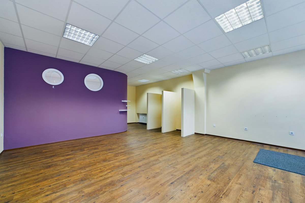 CAM03586G0-PR0032-STILL056