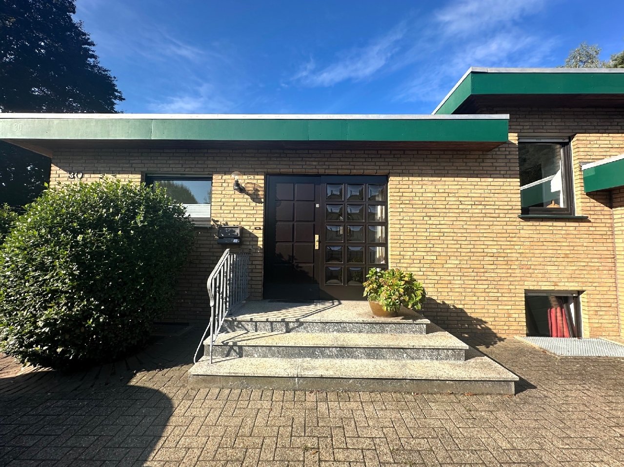 Meppen: Zeitloser Bungalow in schöner Waldrandlage
Provisionsfrei für den Käufer Meppen: Zeitloser Bungalow in schöner Waldrandlage
Provisionsfrei für den Käufer