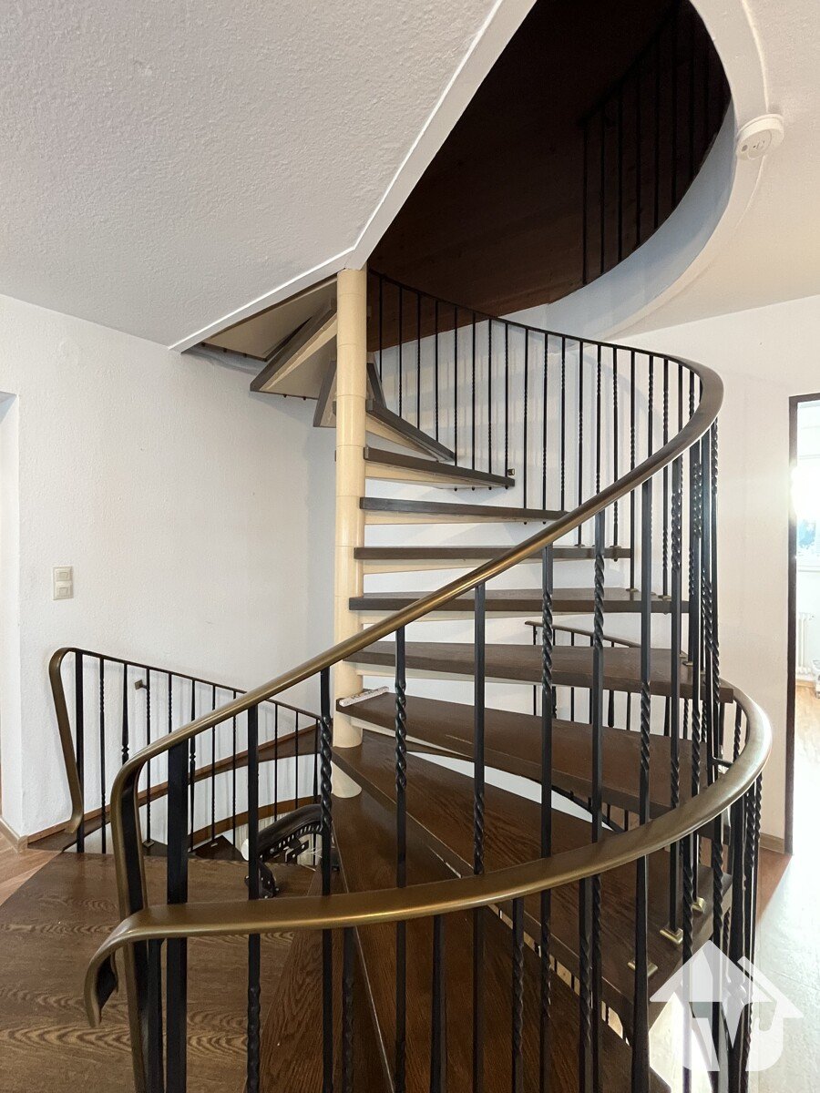 zum ausgebauten Dachboden