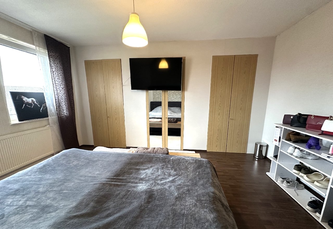 Schlafzimmer mit begehbarem Kleiderschrank Schlafzimmer mit begehbarem Kleiderschrank