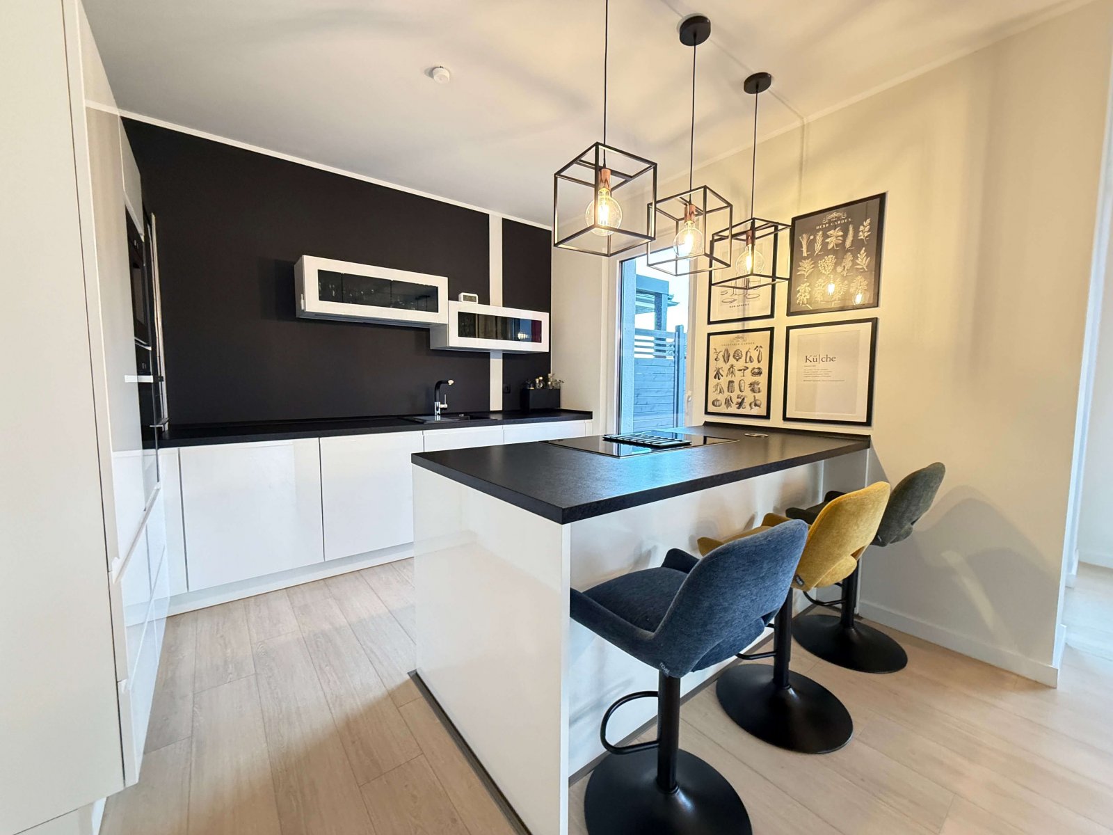 Einbauküche im Kaufpreis enthalten Einbauküche im Kaufpreis enthalten