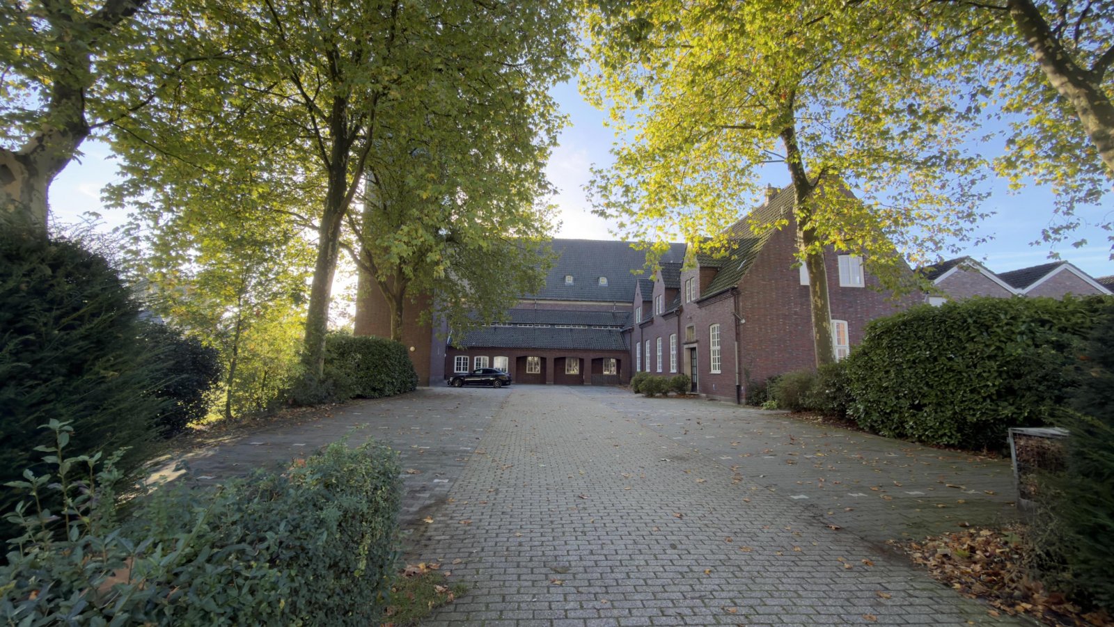 Steitenansicht / Hof Steitenansicht / Hof